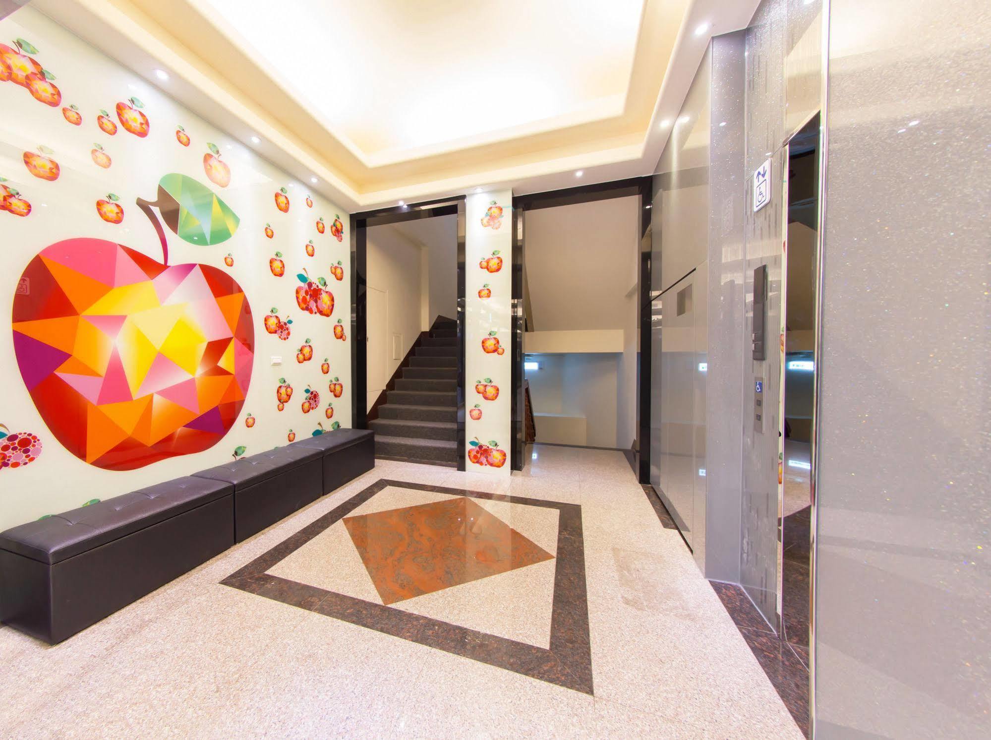 Vintage Apple Hotel Taipei Esterno foto