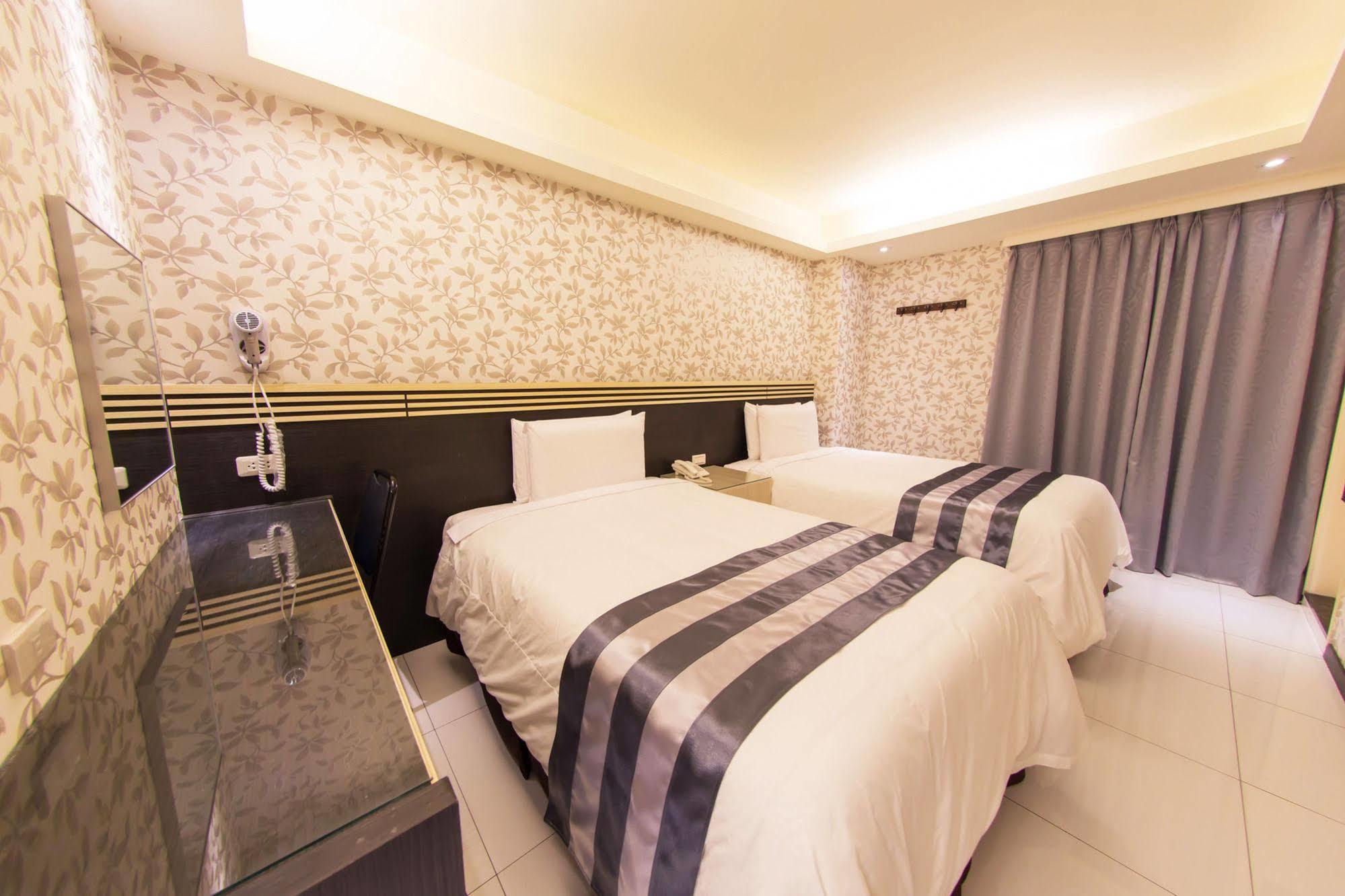 Vintage Apple Hotel Taipei Esterno foto